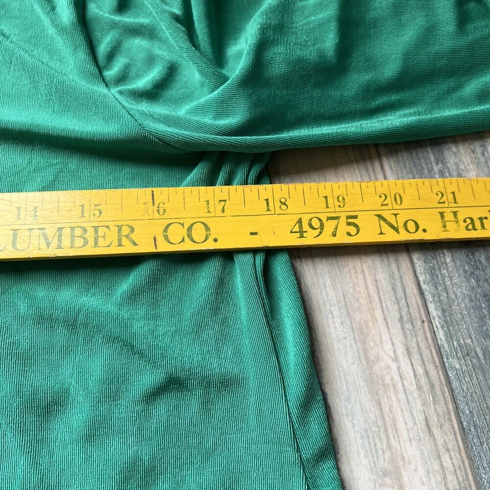 Travelers Chicos Womens Pullover Tunic Top Size 1 US  8/10 Green Slinky V Neck - Picture 11 of 12